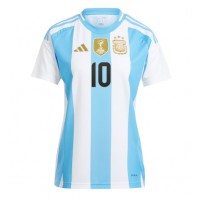 Billiga Argentina Lionel Messi #10 Hemma fotbollskläder Dam Copa America 2024 Kortärmad